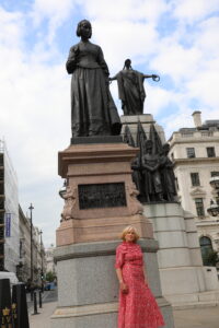 Greta Westwood CBE and Florence Nightingale statue